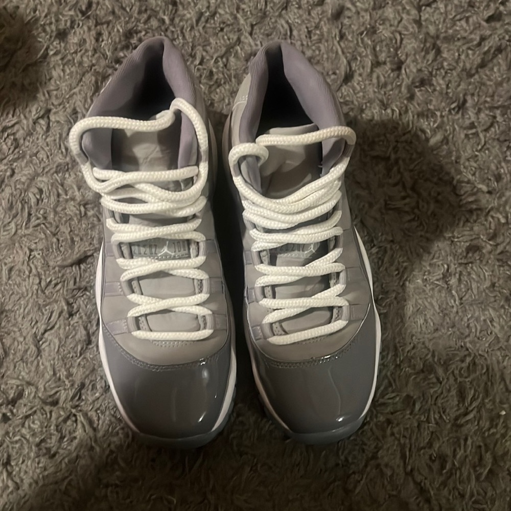 Air Jordan 11 retro worn twice great condition size 6 in boys